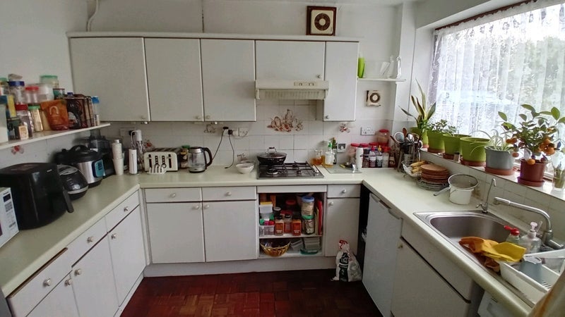 Room Keswick Avenue in Greater London