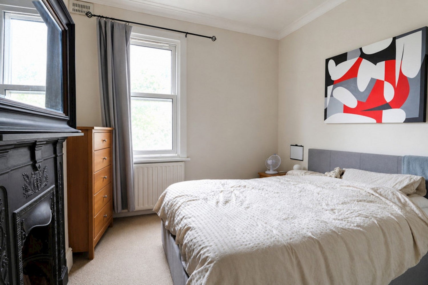Flat Eastcombe Avenue in Greater London