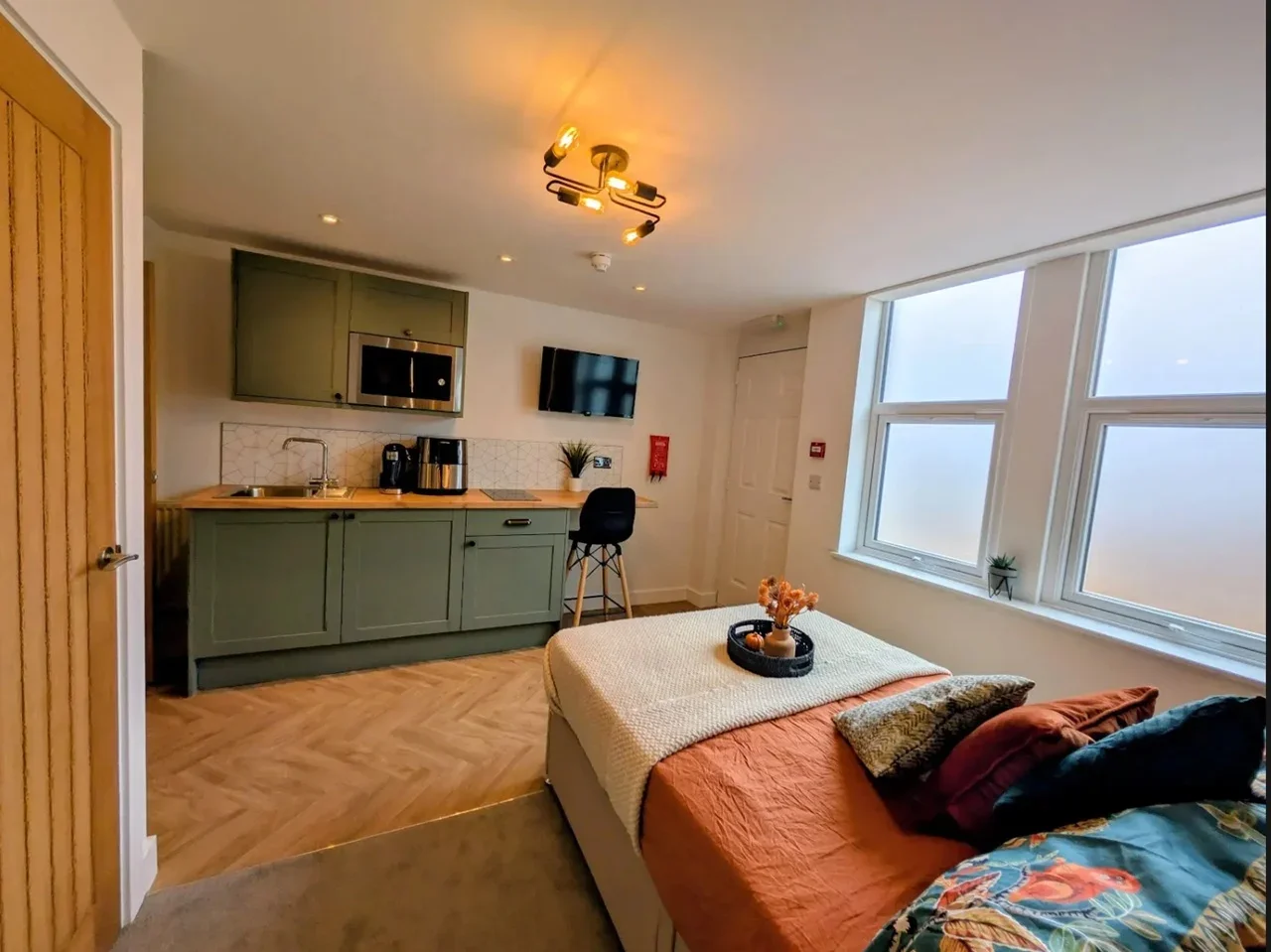 Room Sandford Road in Weston-super-Mare