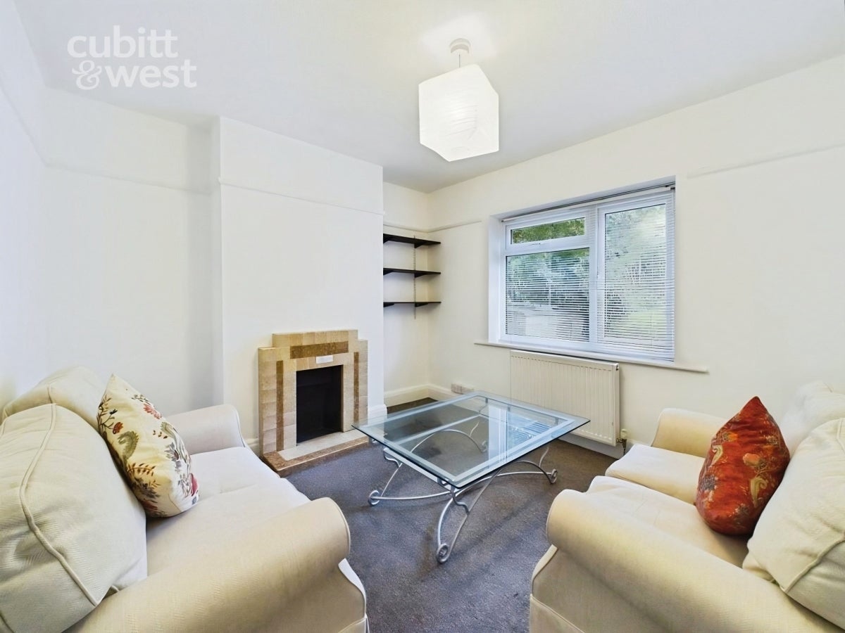 Room Wheatcroft Grove in Rainham