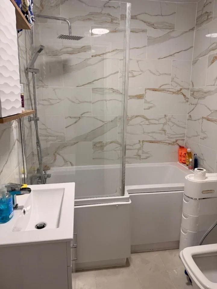 Room Sheppey Road in Greater London