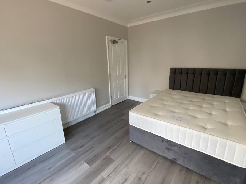 Room Montbelle Road in Greater London