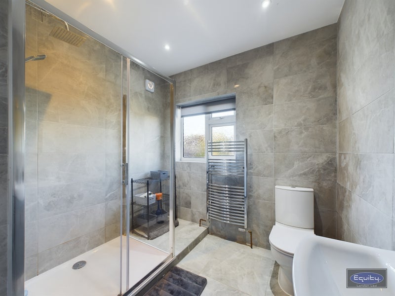 Room Montbelle Road in Greater London