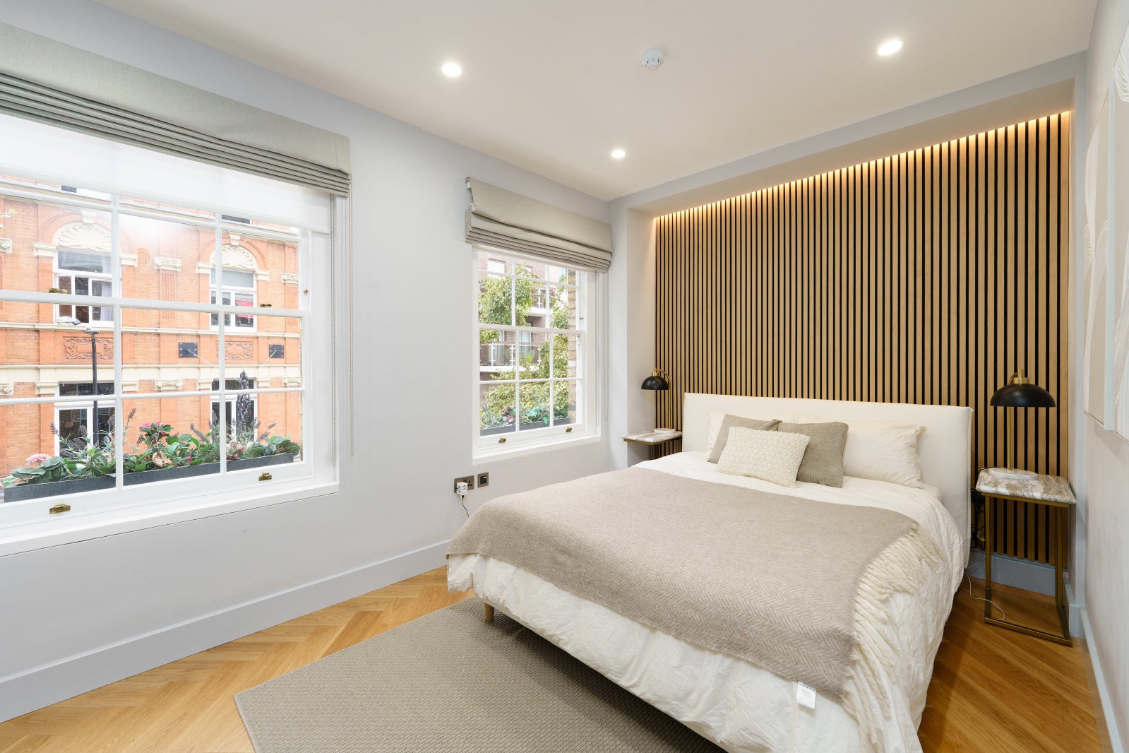 Flat Windmill Street in Greater London