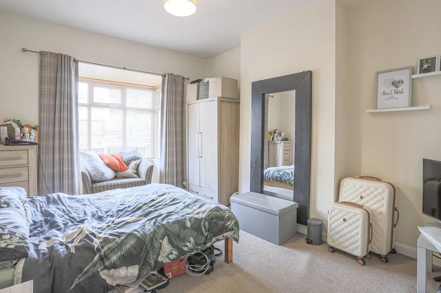 Flat Manor Grove in Leeds