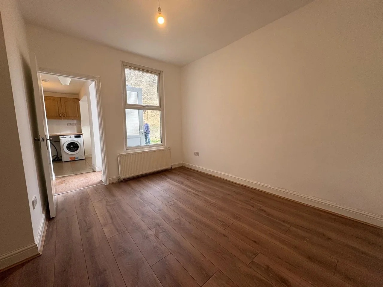 Flat Chiswick Road in Greater London