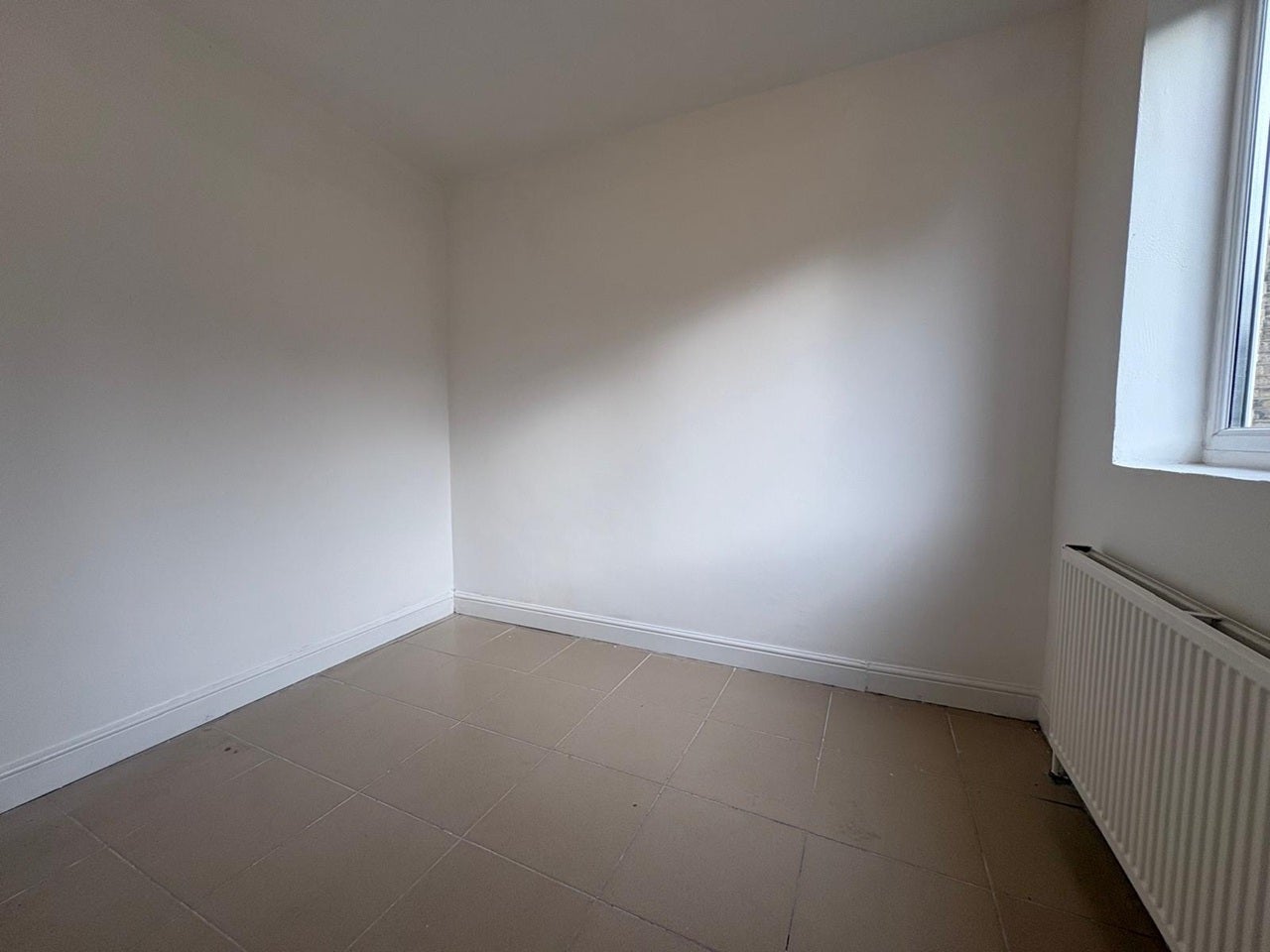 Flat Chiswick Road in Greater London