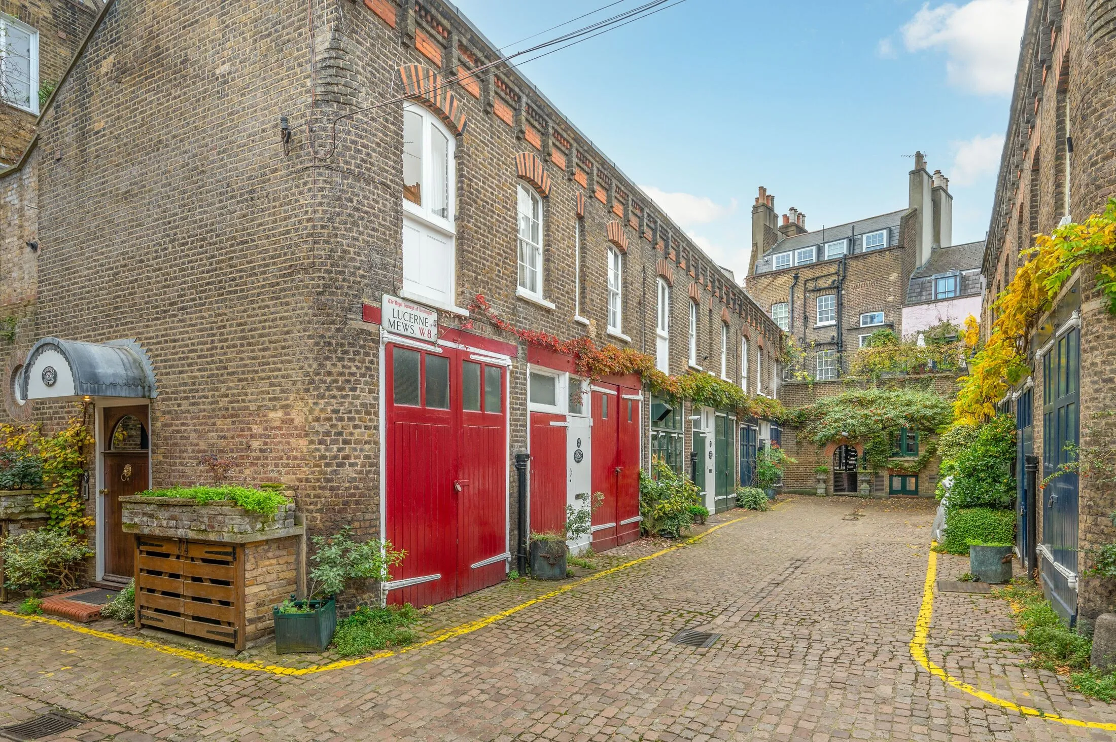 Flat Kensington Church Street in Greater London