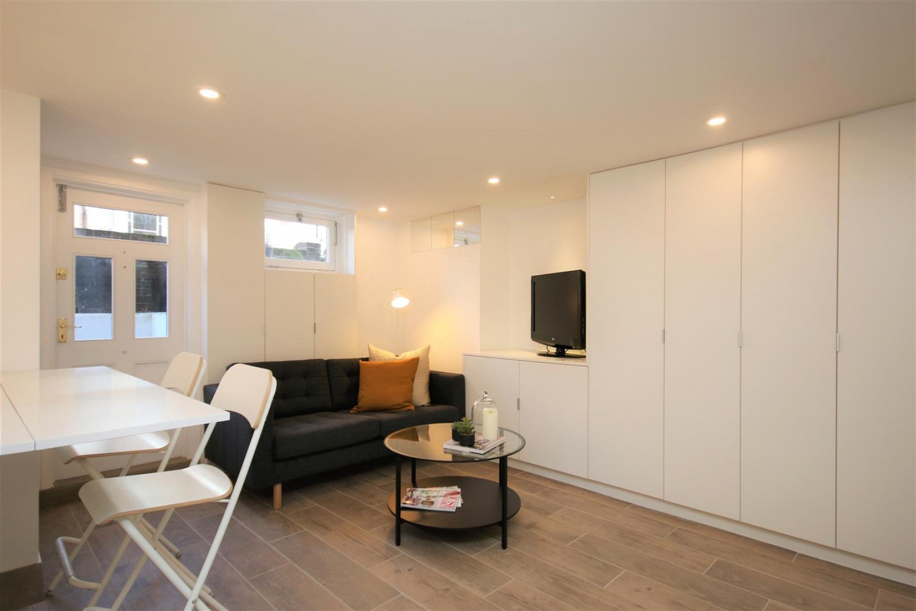 Flat Sotheby Road in Greater London