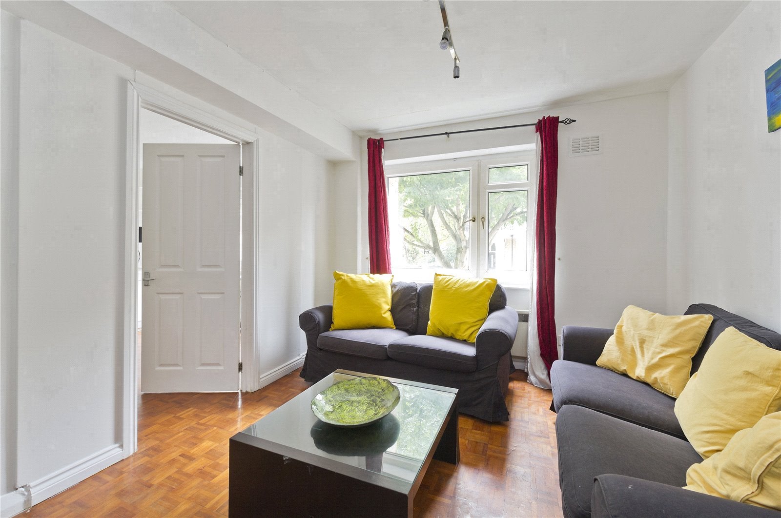 Flat Earl's Court Square in Greater London