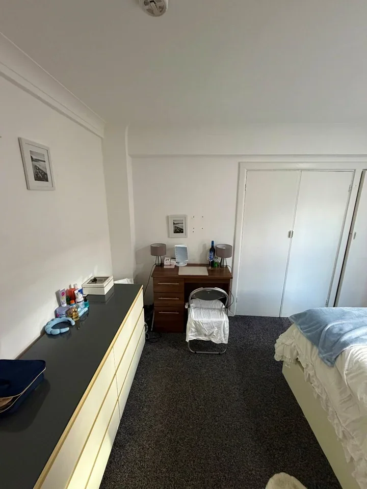Room Park West Place in City of Westminster