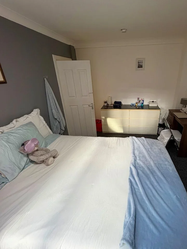 Room Park West Place in City of Westminster