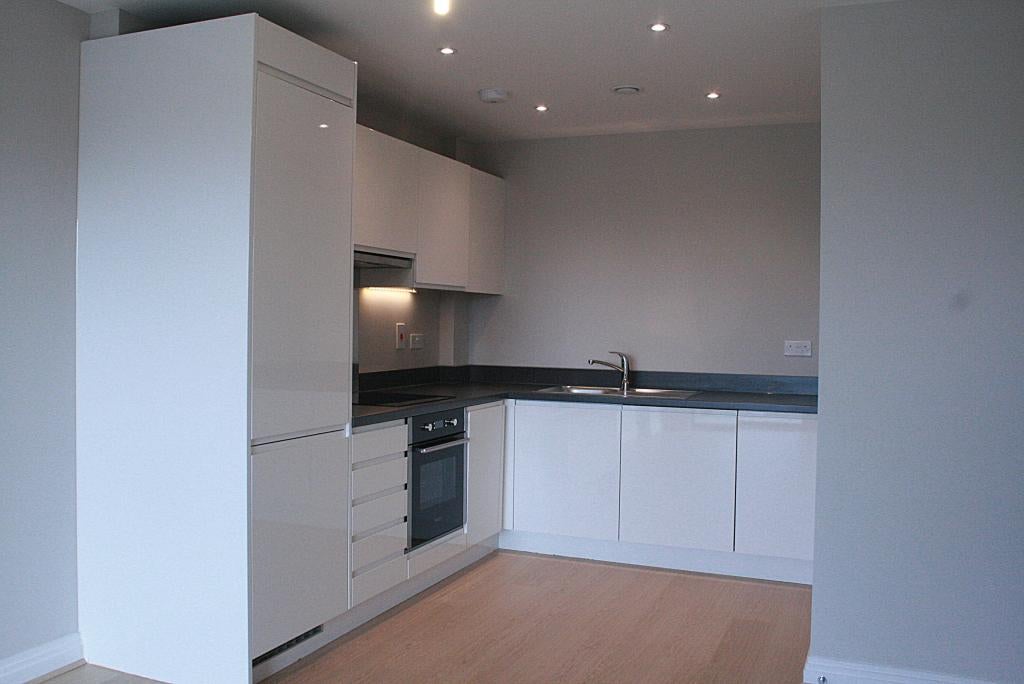 Flat Bentinck Road in Greater London