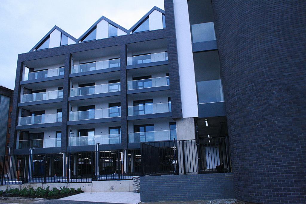 Flat Bentinck Road in Greater London