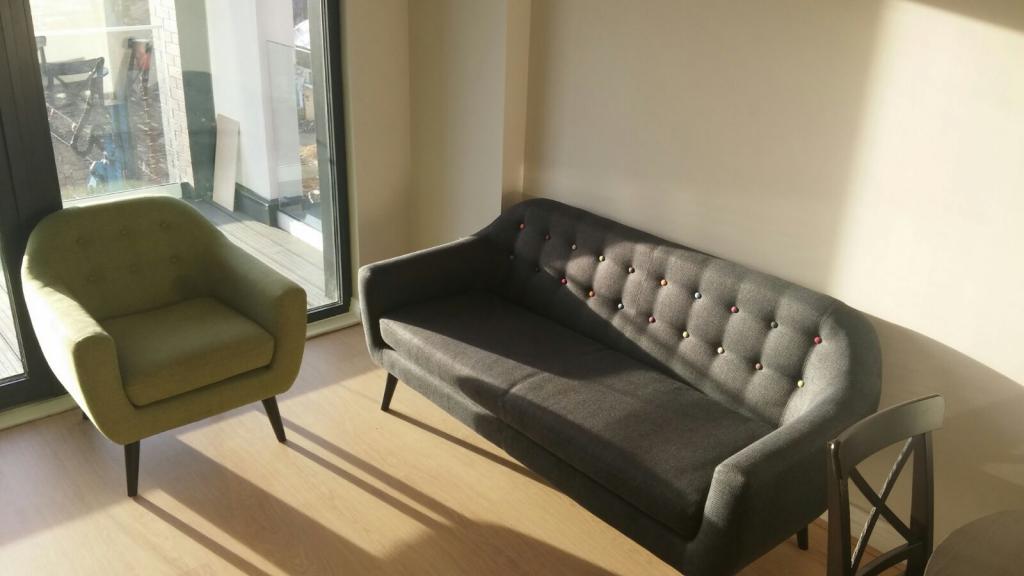 Flat Bentinck Road in Greater London