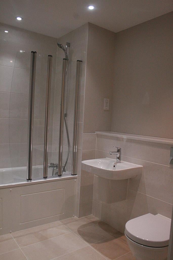 Flat Bentinck Road in Greater London