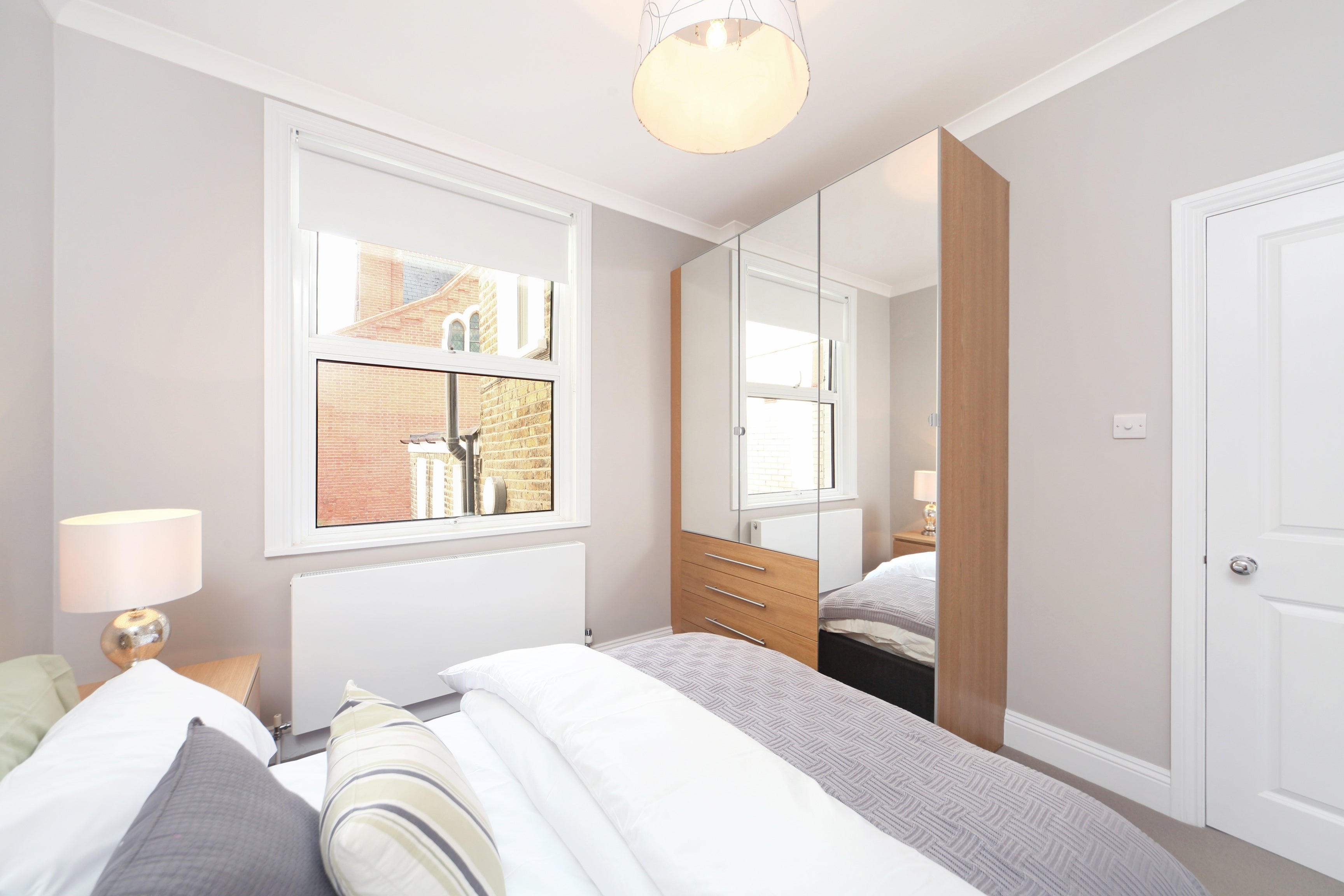 Flat Chiswick High Road in Greater London