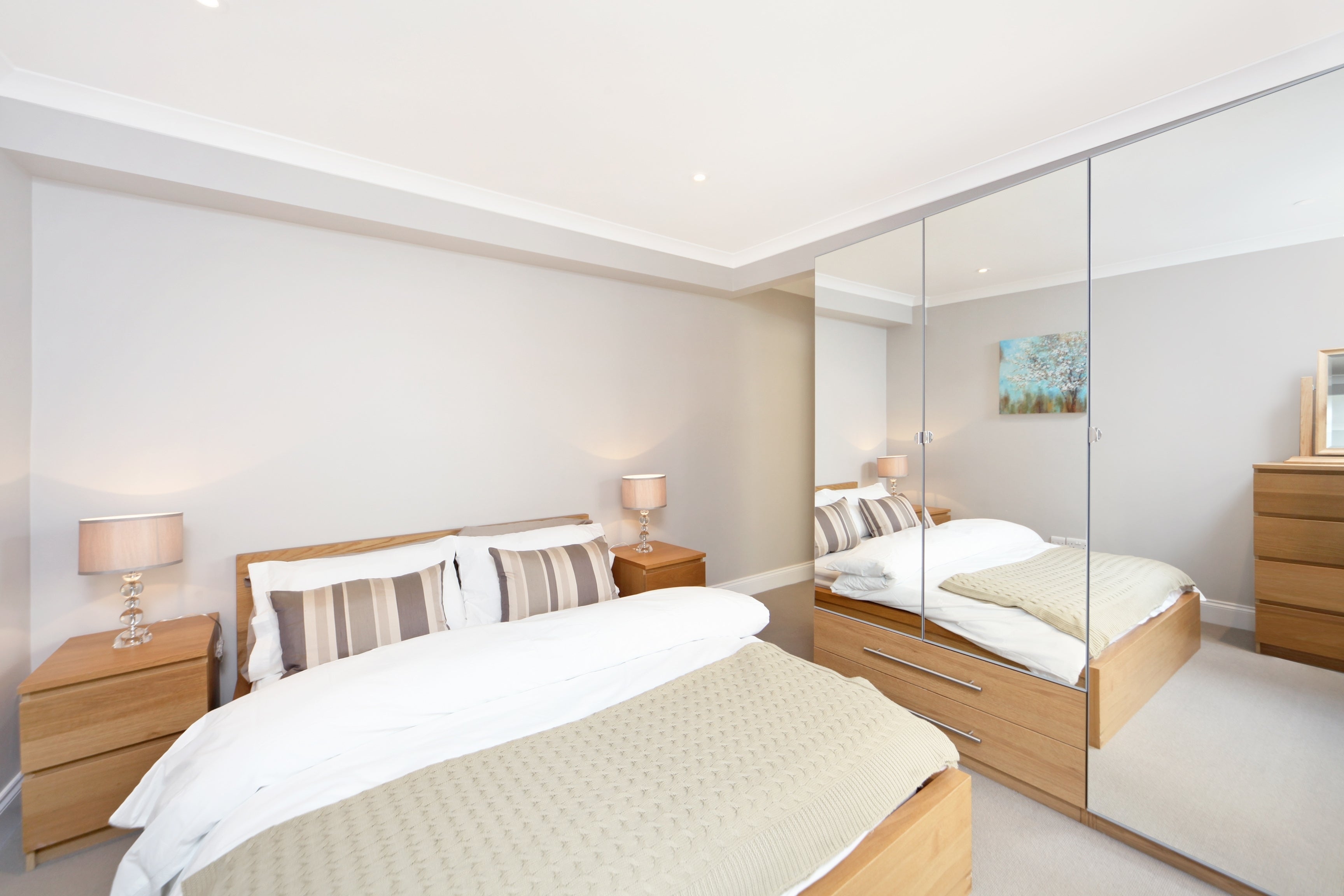 Flat Chiswick High Road in Greater London