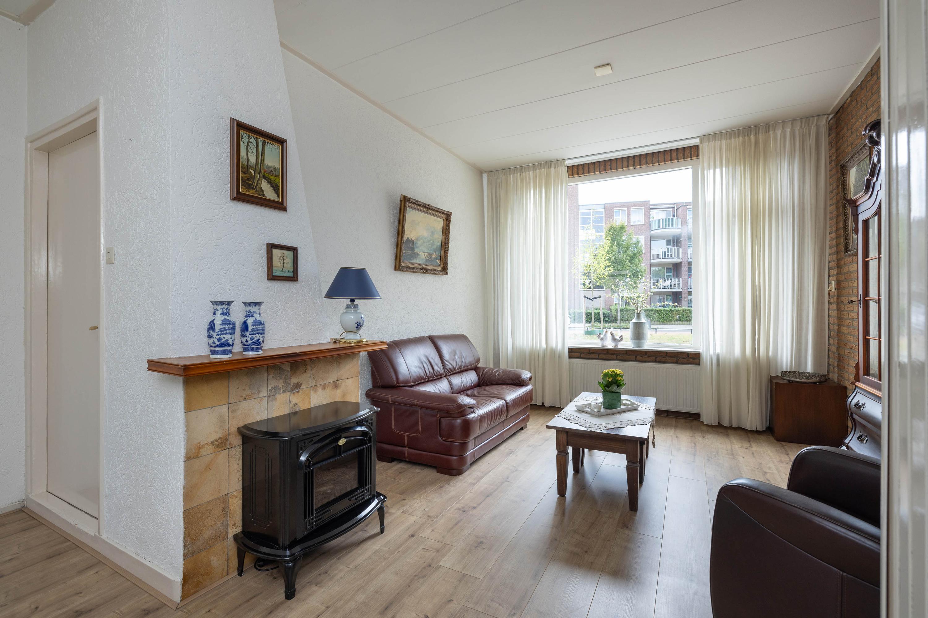 Tussenwoning te koop: Golsstraat 37, Hengelo