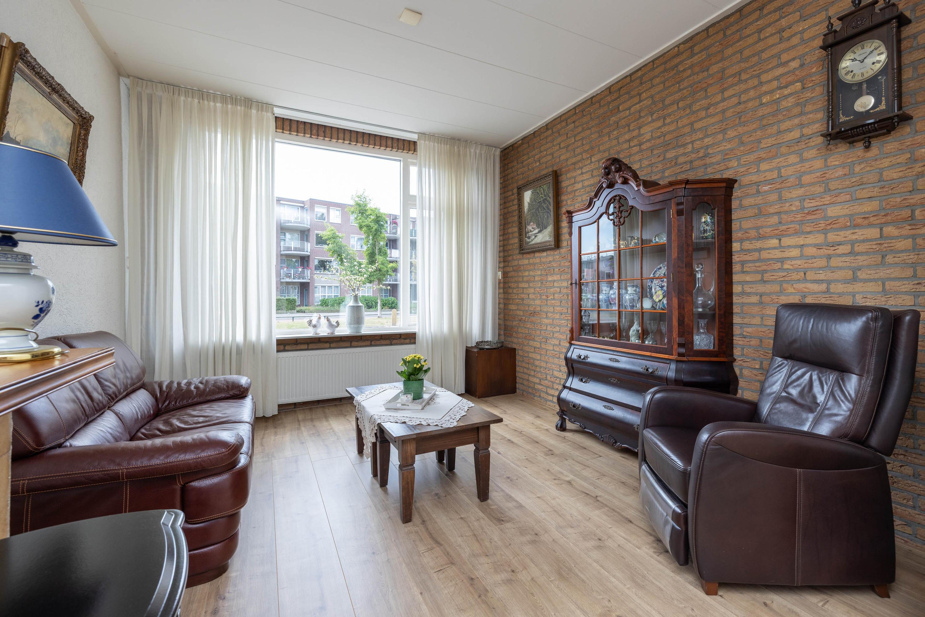 Tussenwoning te koop: Golsstraat 37, Hengelo
