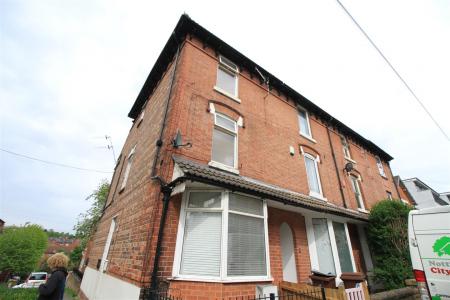 Flat Burnham Street in Nottingham