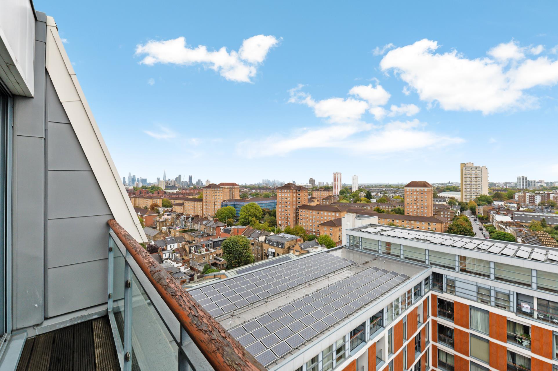 Flat Thorparch Road in Greater London