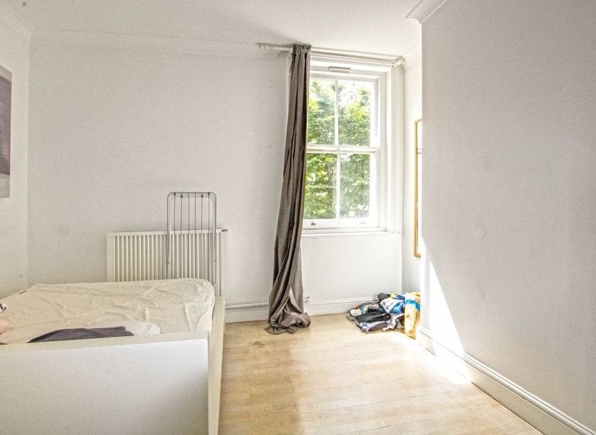 Flat Strype Street in Greater London