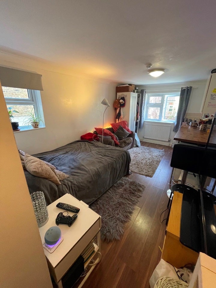 Room Leander Road in Greater London