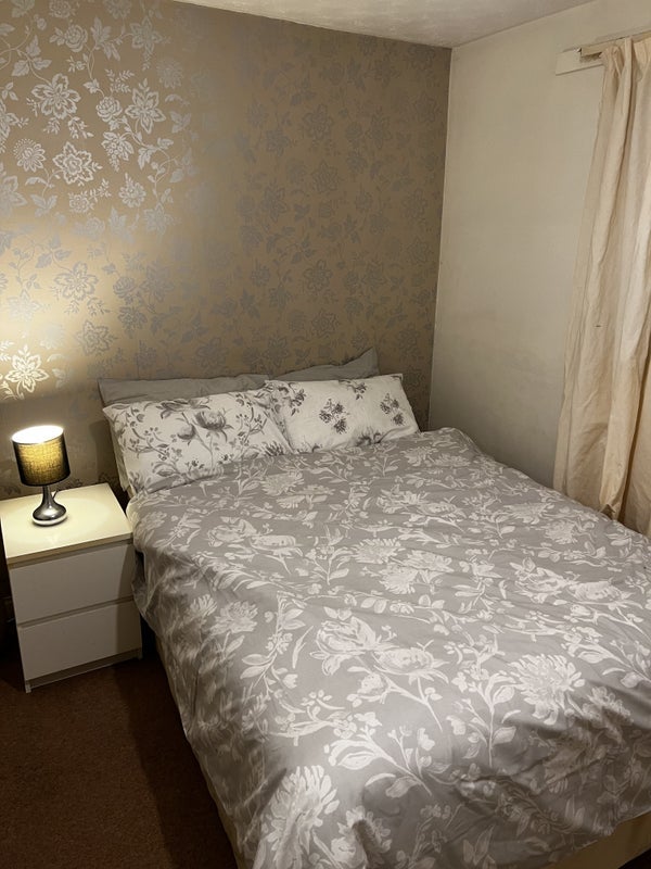 Room South Western Crescent in Poole