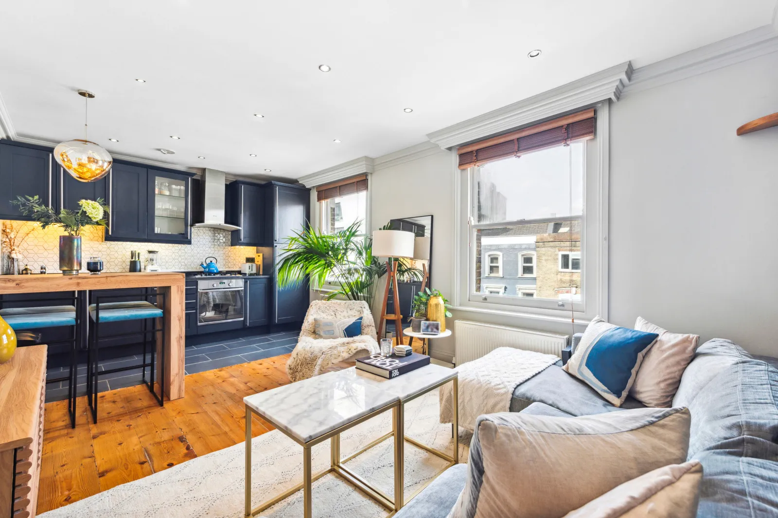 Flat Blackstock Road in Greater London