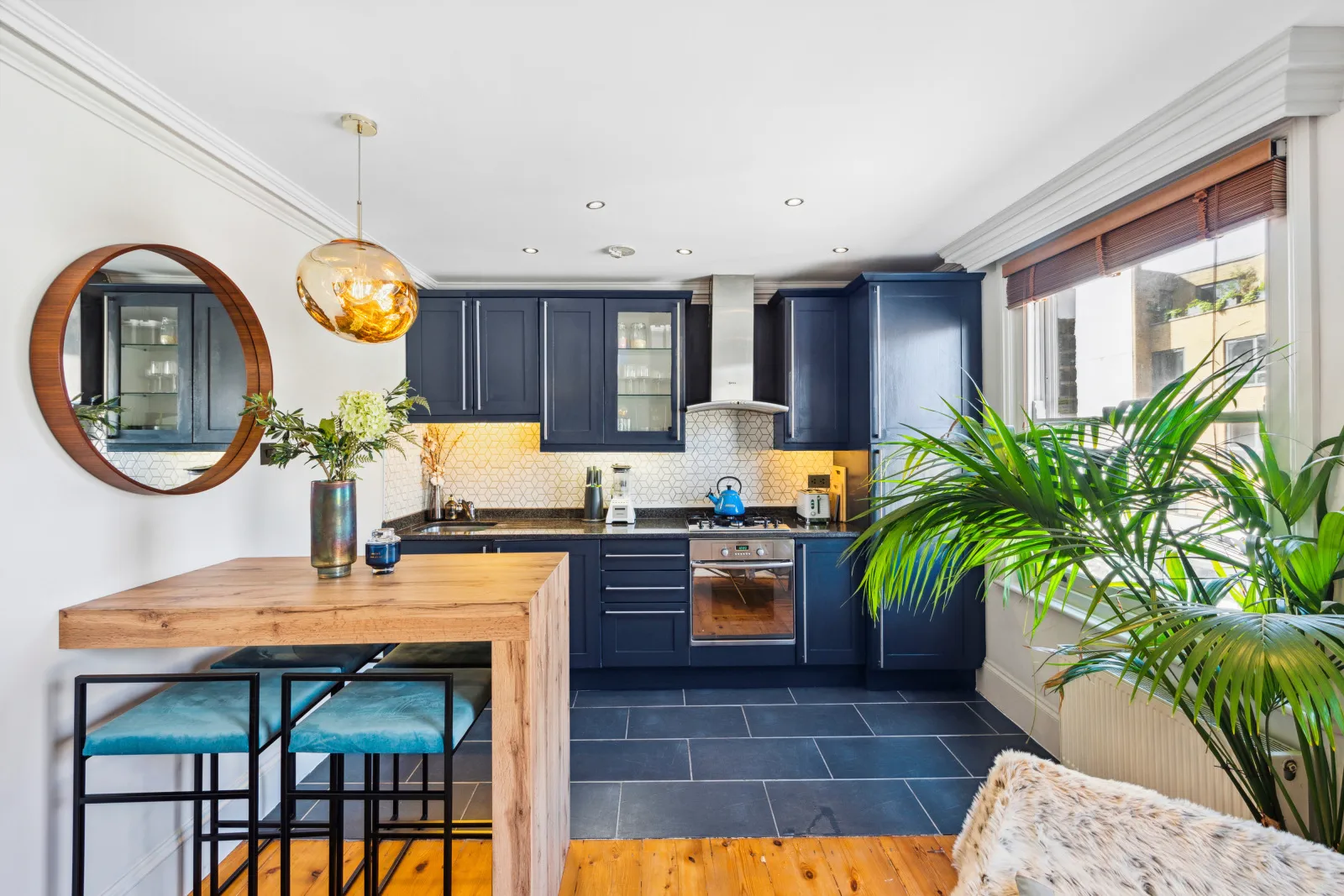 Flat Blackstock Road in Greater London