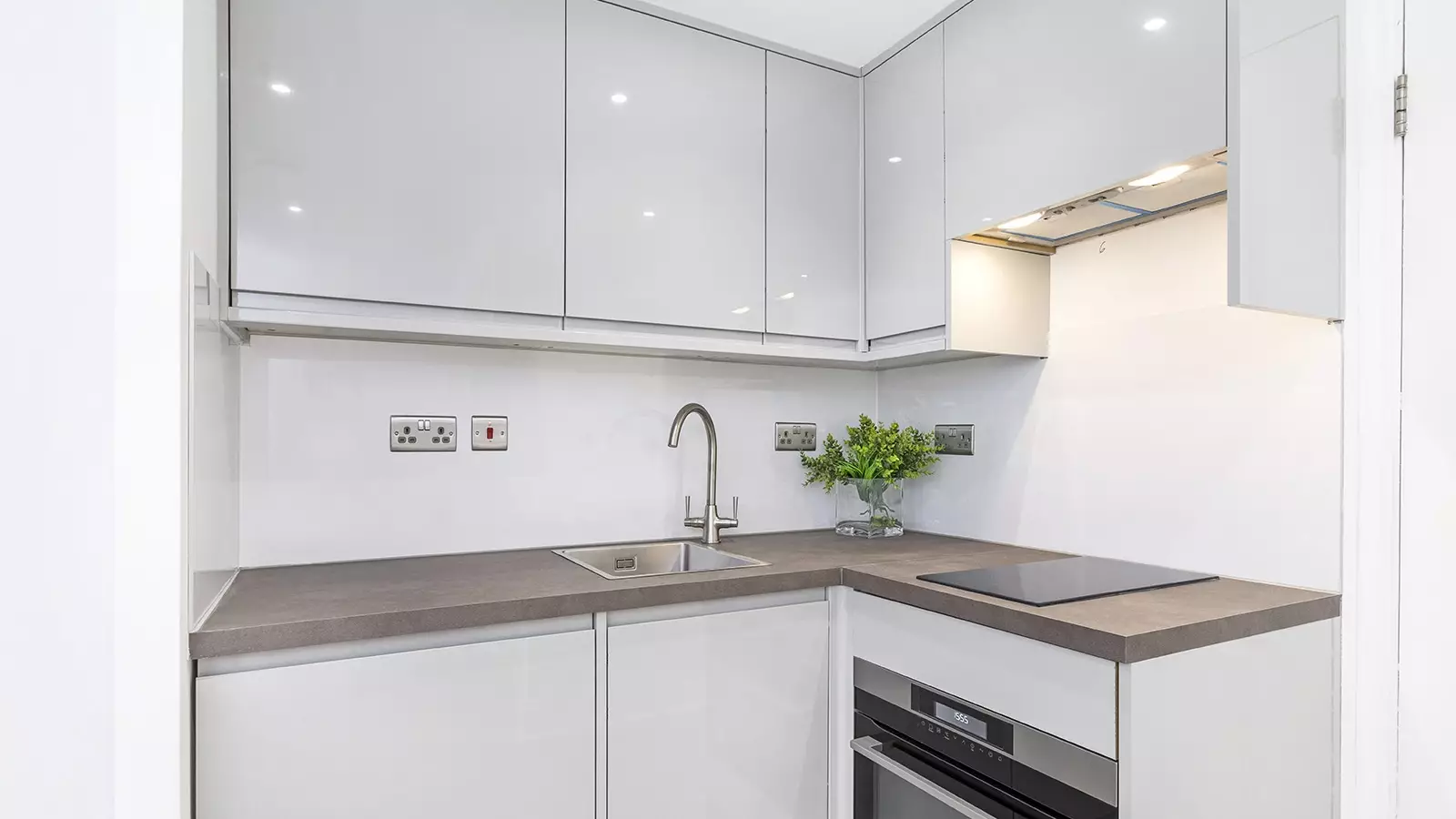 Flat Inverness Terrace in City of Westminster