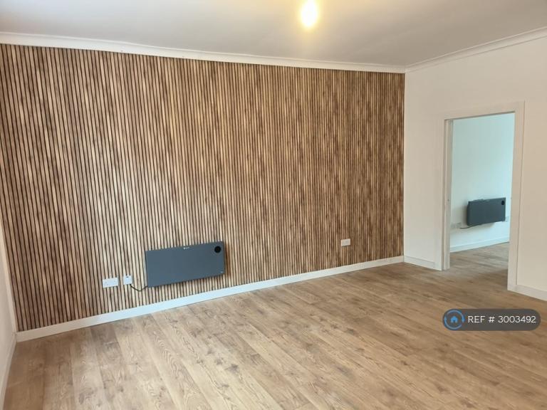 Flat Loudoun Road in Greenholm