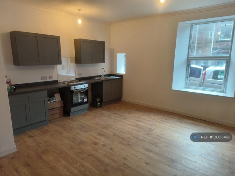 Flat Loudoun Road in Greenholm