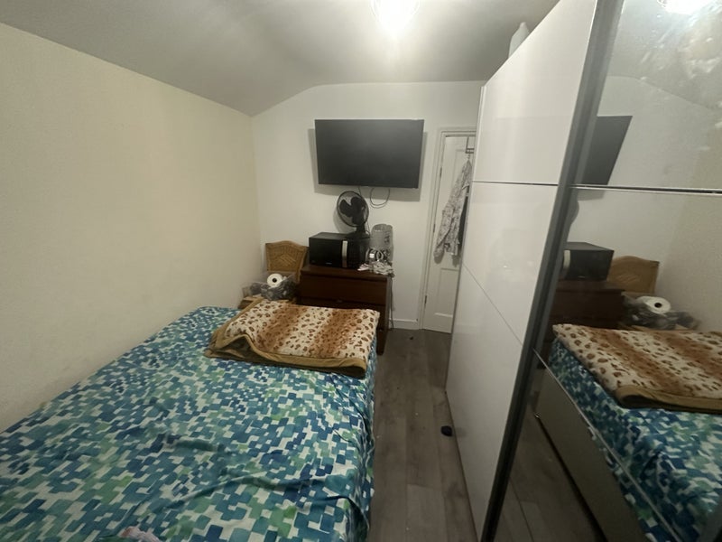 Room Buxton Road in Greater London