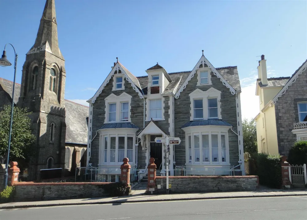 Flat St James Street in West Devon