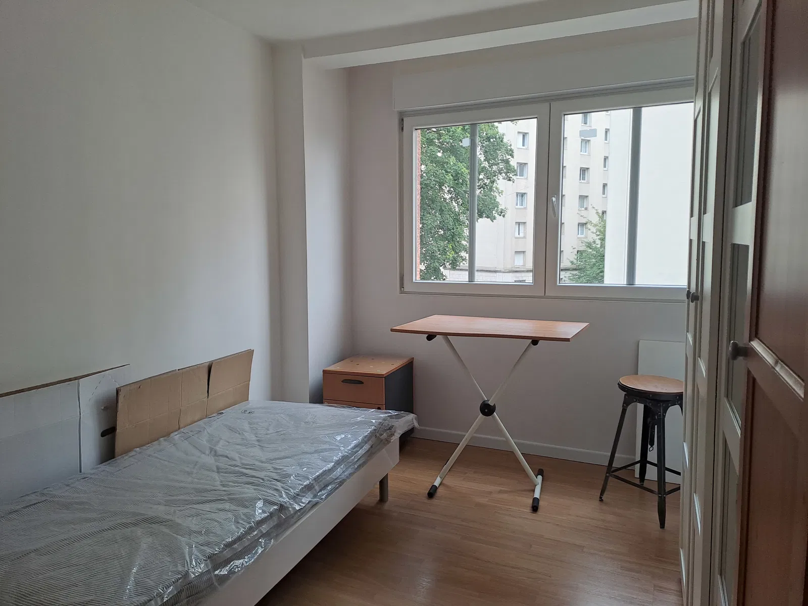 Room Place de la République in Vanves