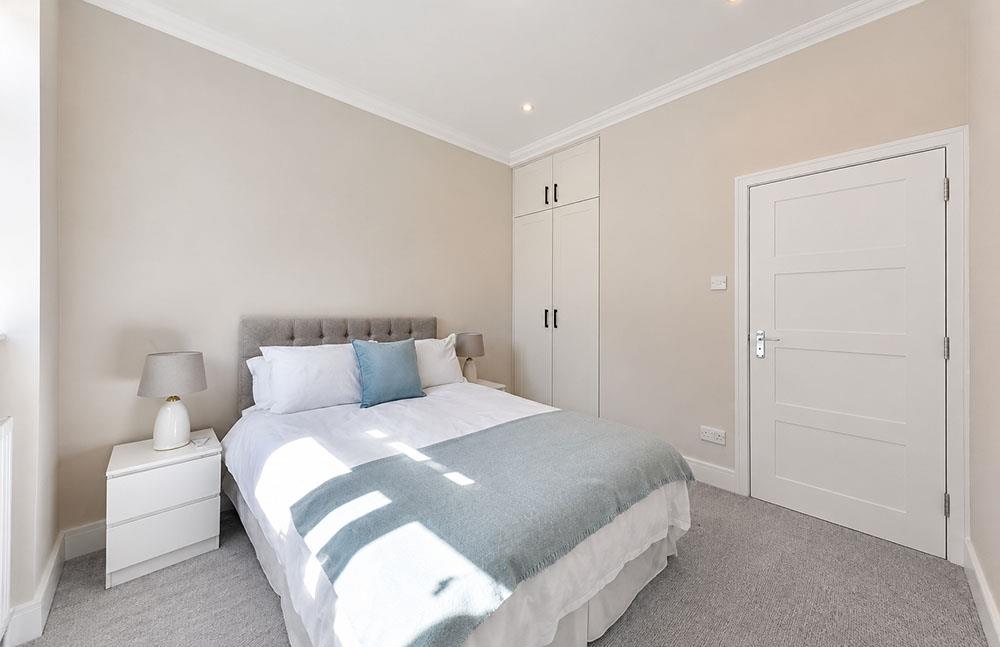 Flat Shaftesbury Avenue in City of Westminster