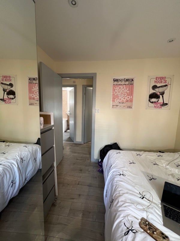 Room Jackson Crescent in Manchester