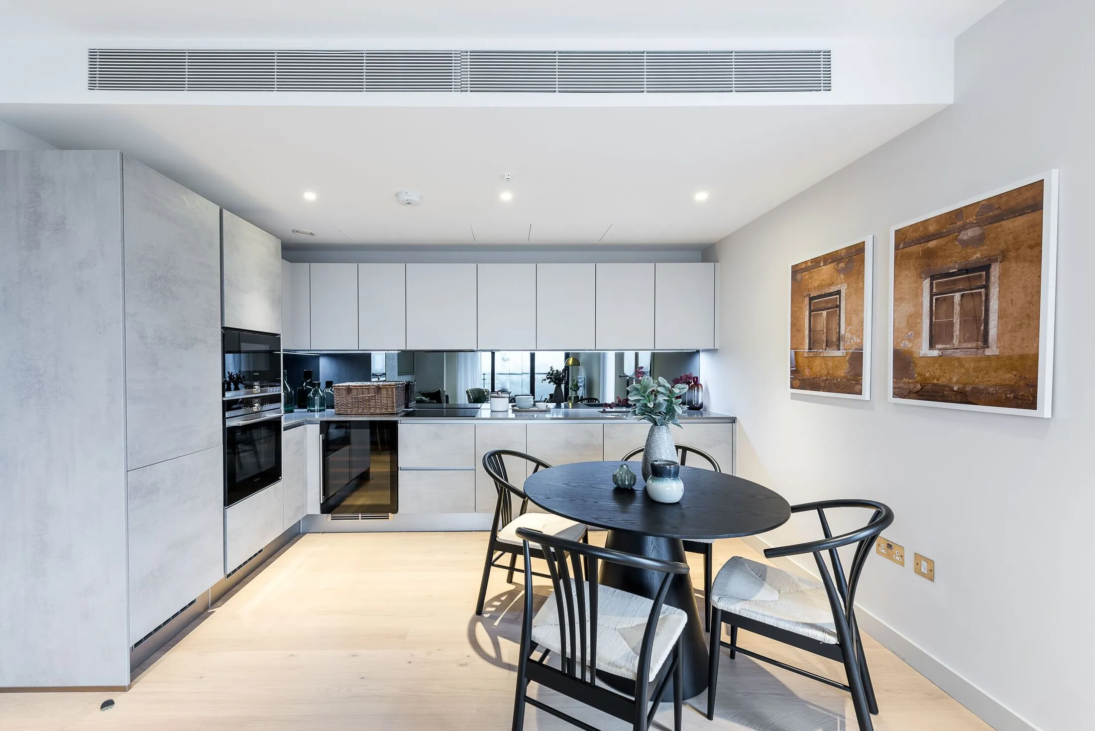 Flat Turpentine Lane in City of Westminster