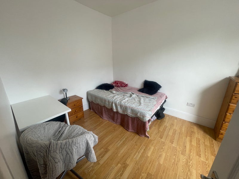 Room Blackhorse Lane in Greater London