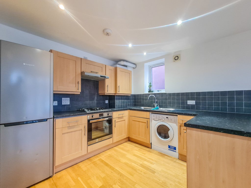 Flat Salisbury Road in Greater London