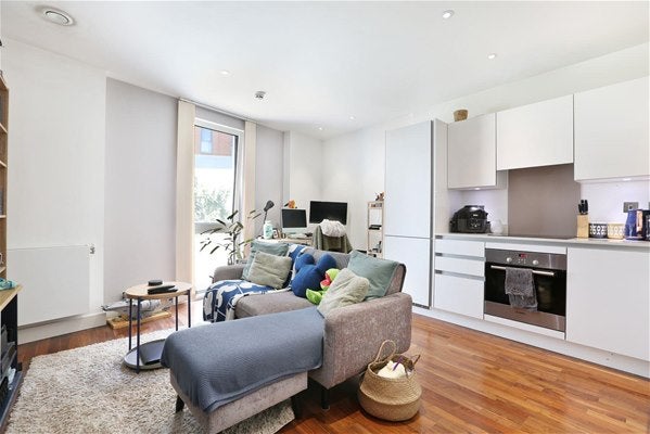 Flat Norman Road in Greater London