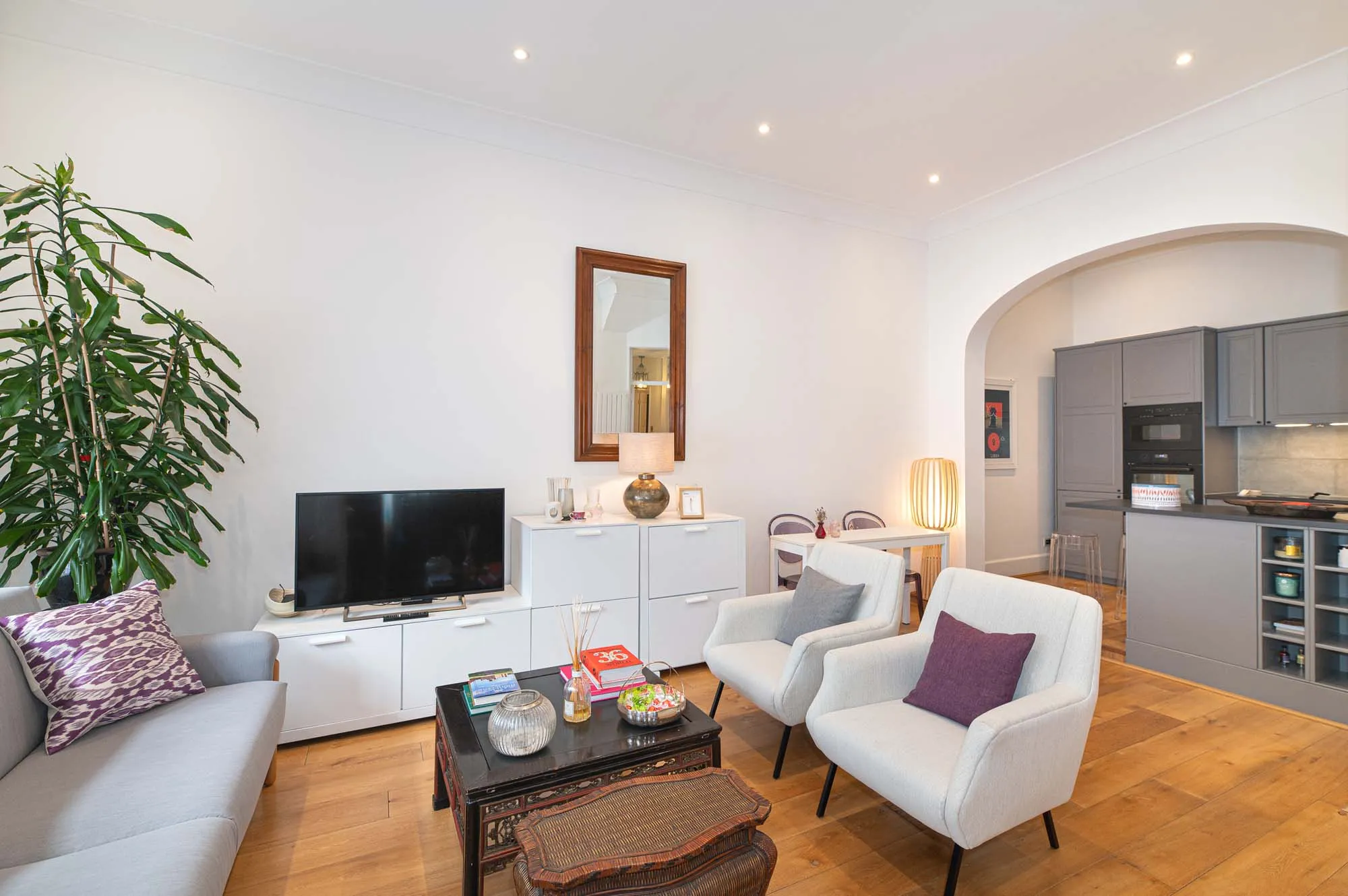 Flat Ennismore Gardens Mews in City of Westminster