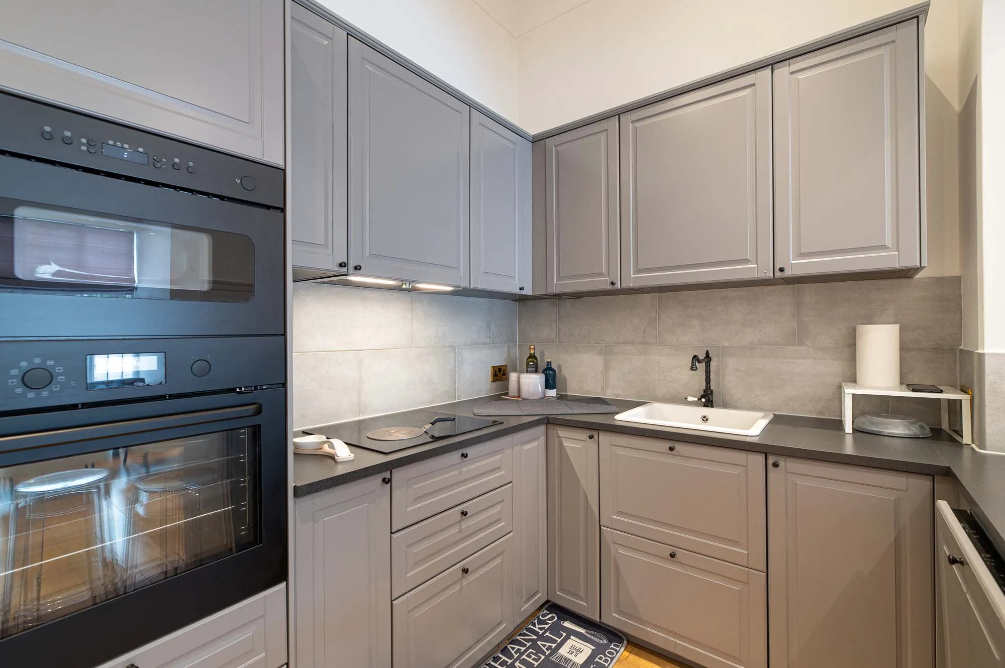 Flat Ennismore Gardens Mews in City of Westminster
