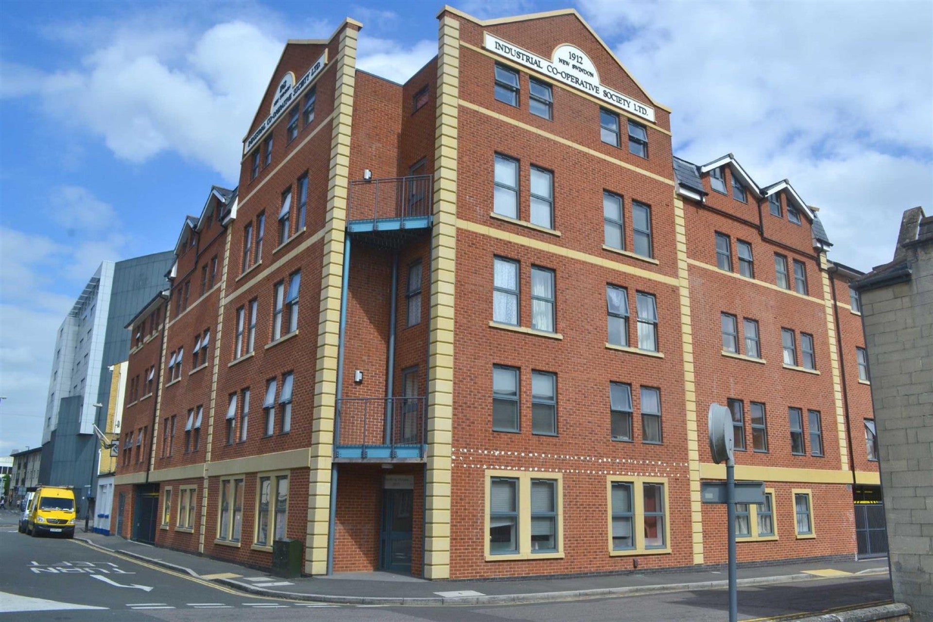 Flat Harding Street in Swindon