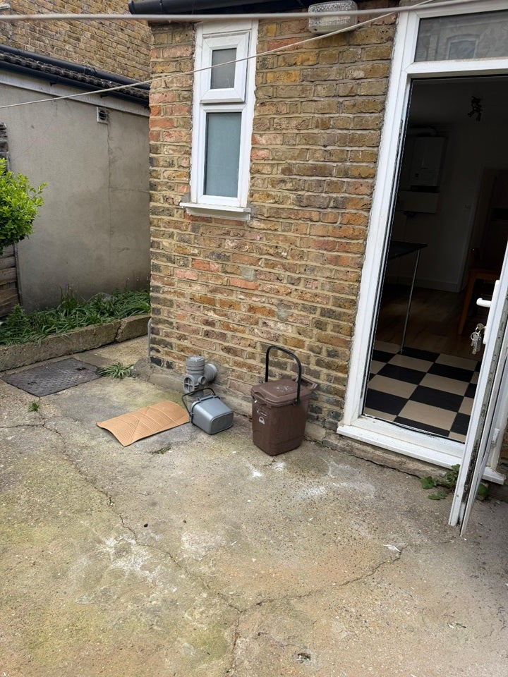 House Garratt Lane in Greater London
