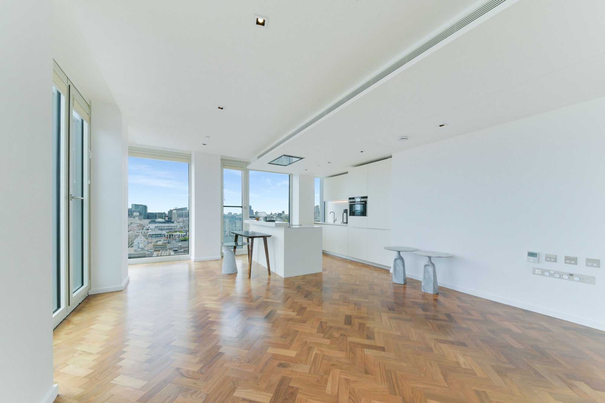 Flat Hatfields in Greater London
