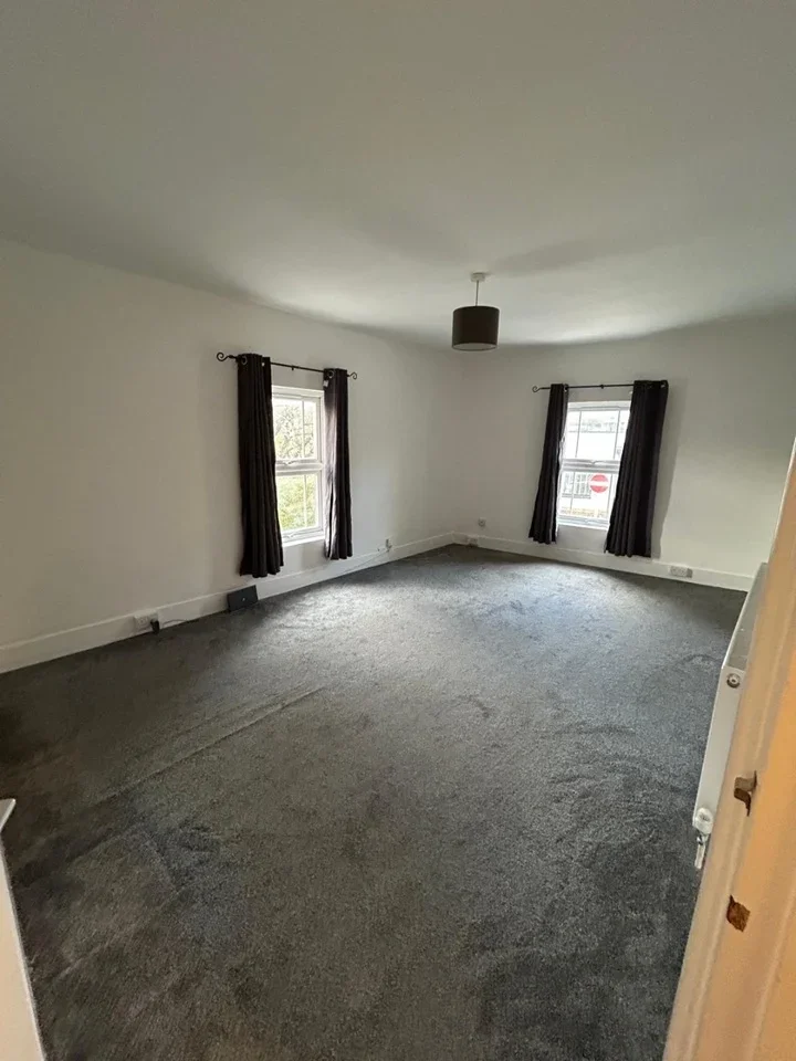 Flat Lansdowne Road in Tonbridge and Malling