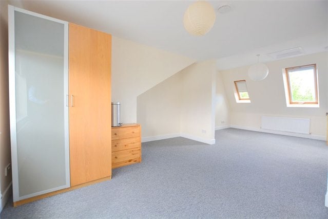 Flat Uxbridge Road in Greater London